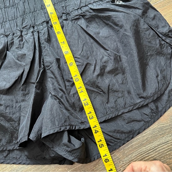 Free People Movement The Way Home High Waisted Lined Athletic Shorts in Black M - Picture 10 of 11